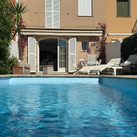 Nieva, Maison De Pecheur Avec Piscine Privee Et Son Bateau