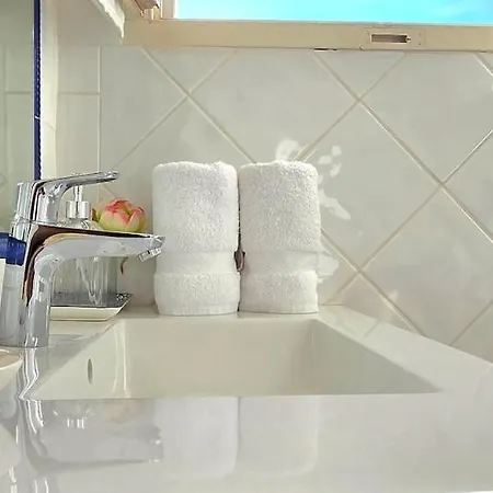 Nieva, Maison De Pecheur Avec Piscine Privee Et Son Bateau *